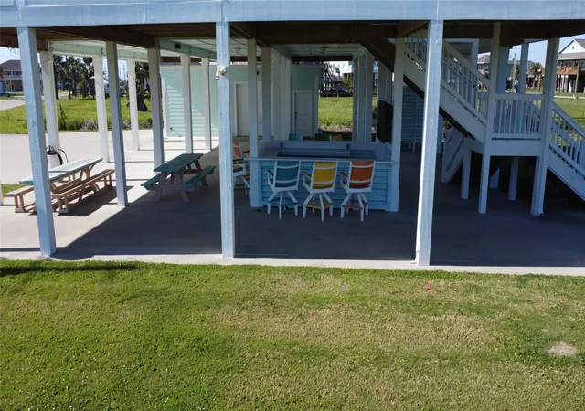 Photo 3 of Single family home for sale at 926 Surfside Dr, Port Bolivar, TX 77650 | MLS# 67081345 | Listing updated on 2026-09-15