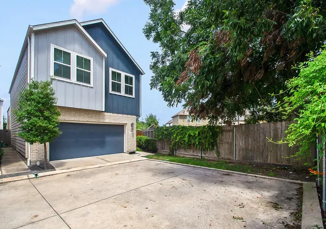 Photo 2 of Single family home for sale at 5527 Cuerta St, Houston, TX 77023 | MLS# 96300797 | Listing updated on 2026-09-09