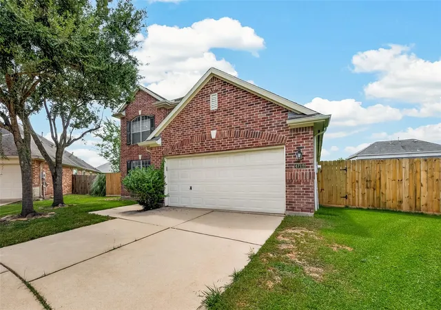 4th image of 4719 Opal Brook Ct, Fresno, TX 77545 | MLS# 67104852