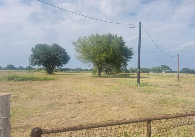 2nd image of 3884 Us Hwy 90a, Hallettsville, TX 77964 | MLS# 76740376
