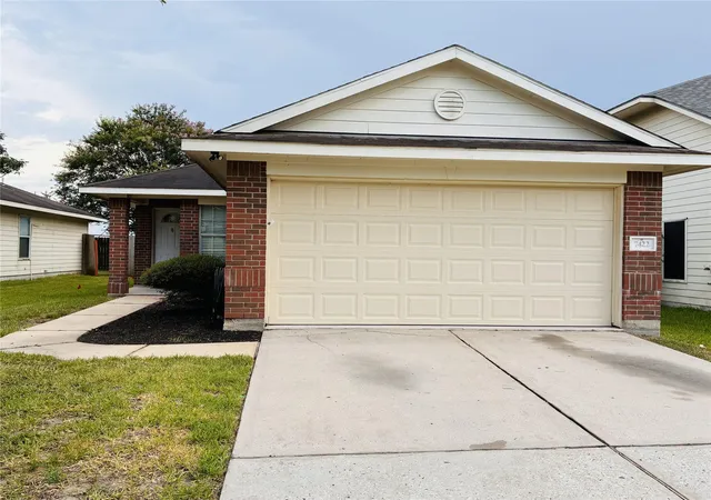Photo 2 of Single family home for sale at 7422 Secretariat Ridge Dr, Humble, TX 77338 | MLS# 21625281 | Listing updated on 2026-08-01
