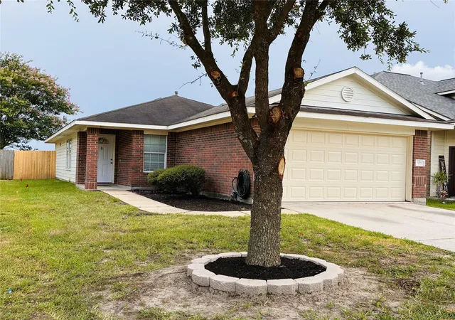Photo 3 of Single family home for sale at 7422 Secretariat Ridge Dr, Humble, TX 77338 | MLS# 21625281 | Listing updated on 2026-08-01