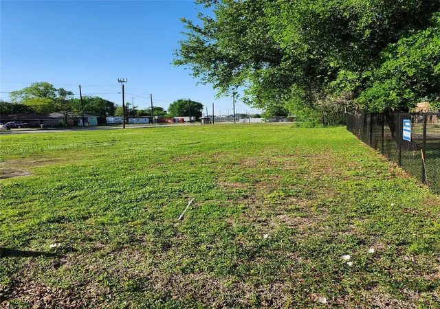 5th image of 2400 Lockwood Dr, Houston, TX 77020 | MLS# 46142644