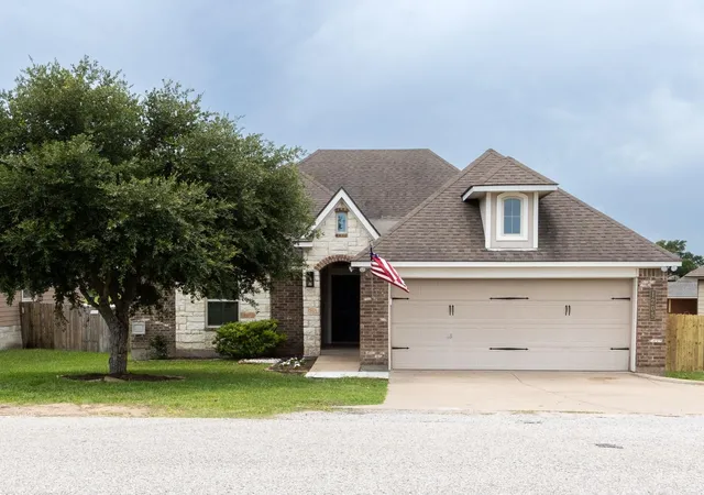 Homes for sale in Brenham, TX | 1205 Burleson St, Brenham, TX 77833 | MLS# 10849708