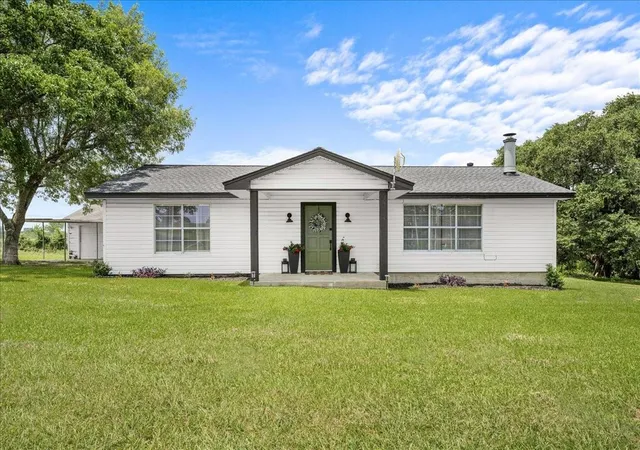 Homes for sale in Burton, TX | 4228 Fm 390 Rd W, Burton, TX 77835 | MLS# 85859116