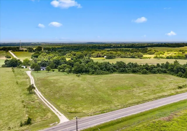 Homes for sale in Burton, TX | 4228 Fm 390 Rd W, Burton, TX 77835 | MLS# 85859116