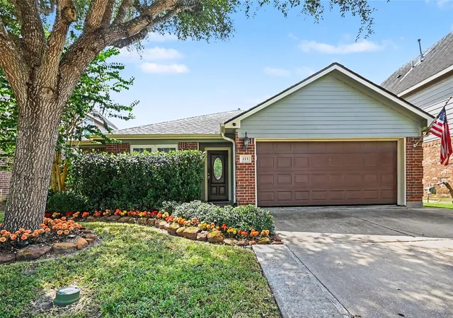 Photo 1 of Single family home for sale at 213 Rippling Creek Ln, Alvin, TX 77511 | MLS# 52784840 | Listing updated on 2026-09-26
