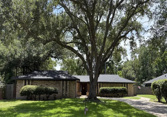 3rd image of 410 Riverside Dr, Alvin, TX 77511 | MLS# 17911763