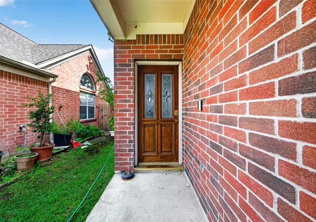 Photo 2 of Single family home for sale at 19427 Juniper Vale Cir, Houston, TX 77084 | MLS# 46516866 | Listing updated on 2026-06-25
