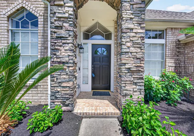 Photo 4 of Single family home for sale at 13718 Clareton Ln, Cypress, TX 77429 | MLS# 74081835 | Listing updated on 2026-08-05