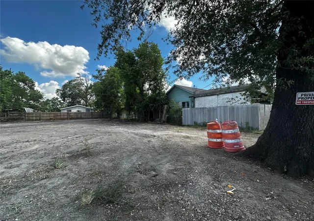 1st image of 14613 Hillsboro St, Houston, TX 77015 | MLS# 73661299