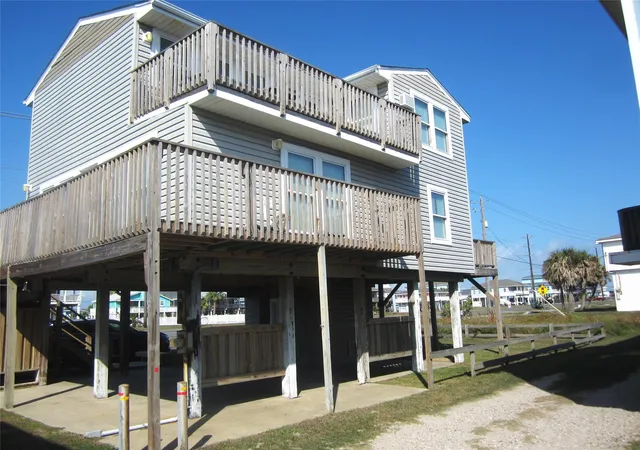 Photo 1 of Single family home for sale at 21639 San Luis Pass Rd, Galveston, TX 77554 | MLS# 46571826 | Listing updated on 2026-08-17