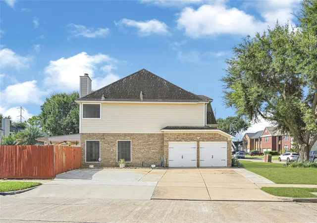Photo 3 of Single family home for sale at 1913 Dublin Dr, Deer Park, TX 77536 | MLS# 64783343 | Listing updated on 2026-09-25