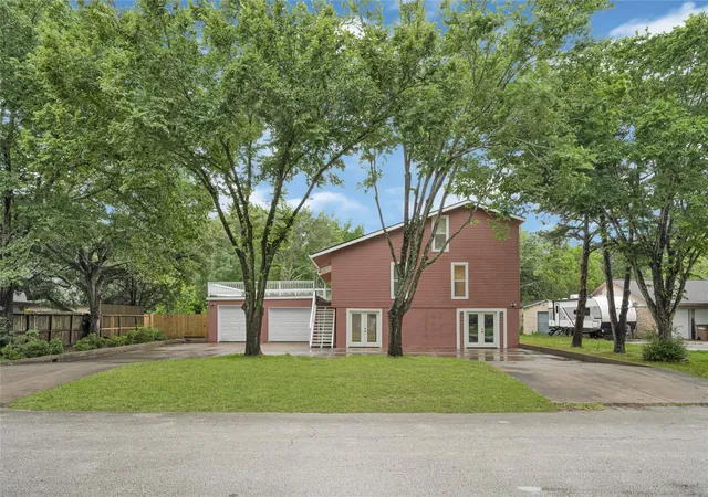 Photo 3 of Single family home for sale at 3302 Prairie Dr, Dickinson, TX 77539 | MLS# 3017779 | Listing updated on 2026-08-26