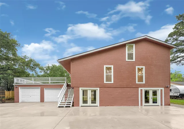 Photo 3 of Single family home for sale at 3302 Prairie Dr, Dickinson, TX 77539 | MLS# 3017779 | Listing updated on 2026-08-26