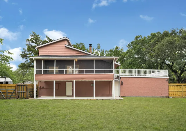 Photo 4 of Single family home for sale at 3302 Prairie Dr, Dickinson, TX 77539 | MLS# 3017779 | Listing updated on 2026-08-26
