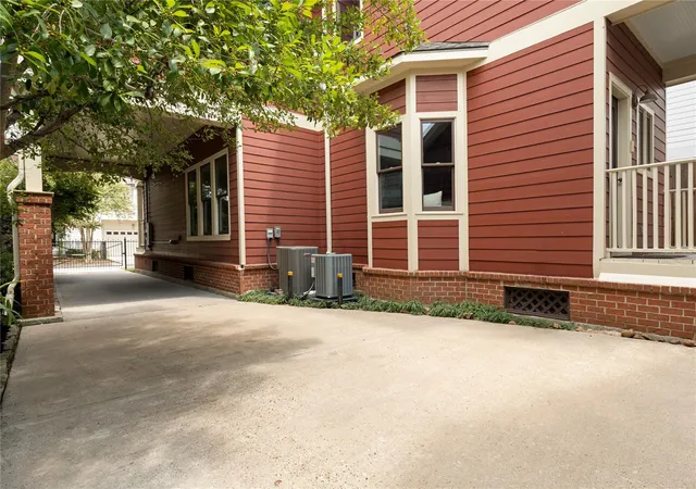 28th image of 1507 Blair St, Houston, TX 77008 | MLS# 554050