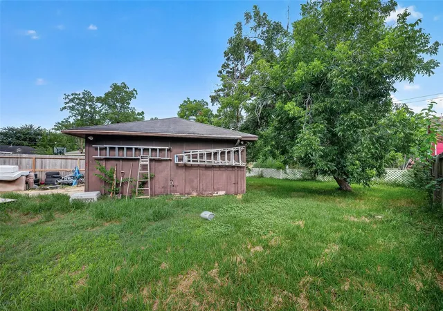 Photo 2 of Single family home for sale at 1318 2nd Street, League City, TX 77573 | MLS# 37606964 | Listing updated on 2026-07-29