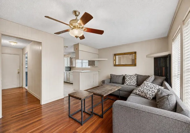 Photo 4 of Single family home for sale at 1318 2nd Street, League City, TX 77573 | MLS# 37606964 | Listing updated on 2026-07-29