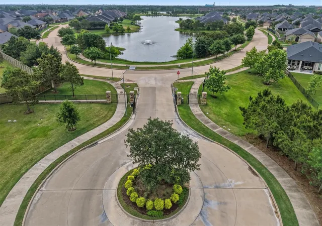 2nd image of 5803 Pedernales Bend Ln, Fulshear, TX 77441 | MLS# 75371719