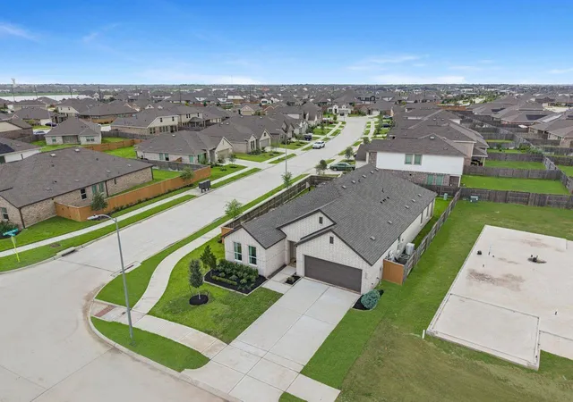 Photo 3 of Single family home for sale at 27210 Henley Ridge Dr, Katy, TX 77493 | MLS# 42585088 | Listing updated on 2026-07-21