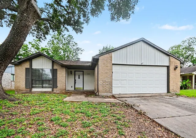 Photo 3 of Single family home for sale at 6834 Gettysburg Dr, Richmond, TX 77469 | MLS# 44988362 | Listing updated on 2026-09-21