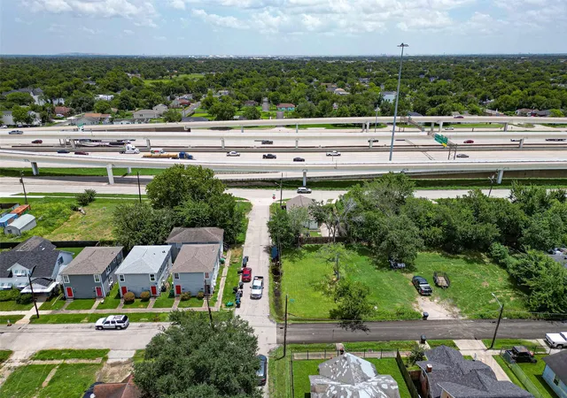 Photo 3 of Land for sale at 2910 Jewel St, Houston, TX 77026 | MLS# 11294755 | Listing updated on 2026-07-23