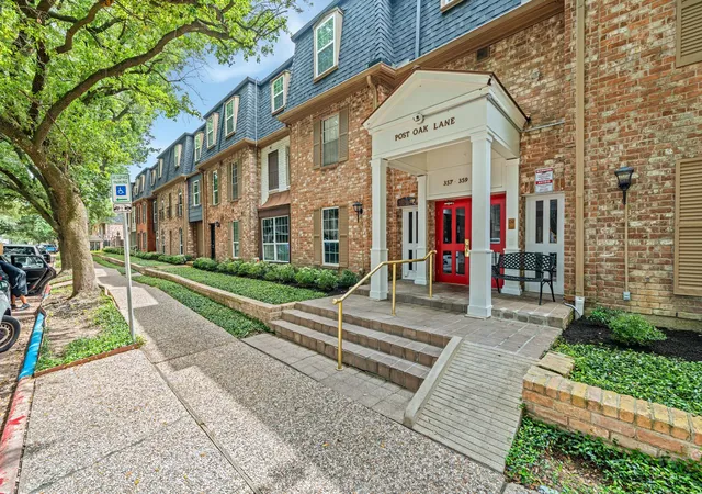 2nd image of 359 N Post Oak Ln #219, Houston, TX 77024 | MLS# 9882693