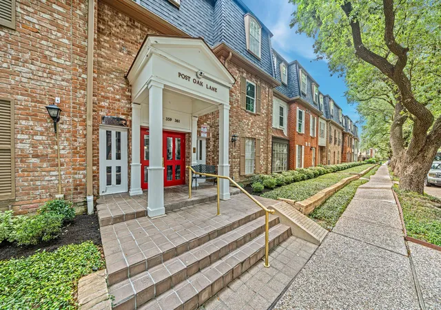 3rd image of 359 N Post Oak Ln #219, Houston, TX 77024 | MLS# 9882693