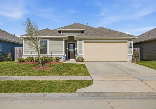 1st image of 2502 Gelding Manor Dr, Alvin, TX 77511 | MLS# 75769586