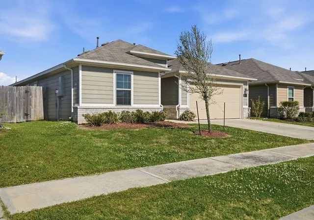 2nd image of 2502 Gelding Manor Dr, Alvin, TX 77511 | MLS# 75769586