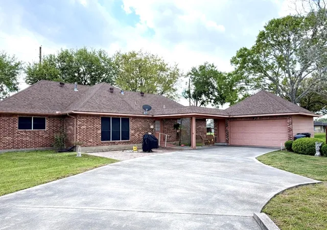 Homes for sale in Wallis, TX | 506 Houston St, Wallis, TX 77485 | MLS# 94690732