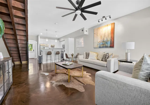 2nd image of 2216 Chenevert St #7, Houston, TX 77003 | MLS# 52553154