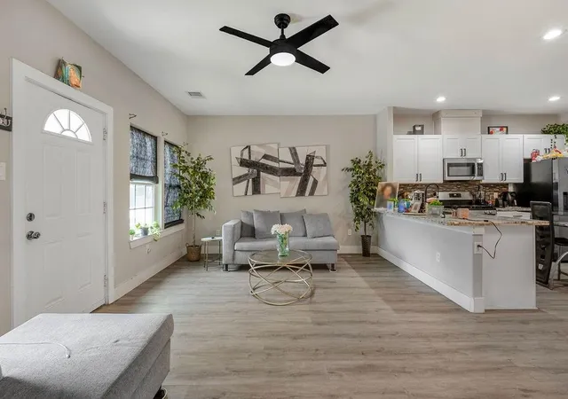 Photo 3 of Multi family home for sale at 9317 Caddo Rd, Houston, TX 77078 | MLS# 43371543 | Listing updated on 2026-08-19