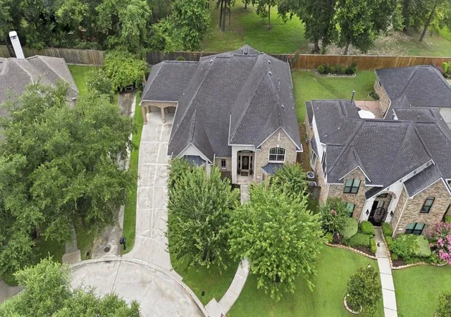 Photo 2 of Sale Pending at 14 Bentley Park Ct, Houston, TX 77070 | MLS# 45405060 | Listing updated on 2026-09-17