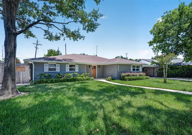 Photo 4 of Single family home for sale at 1338 Seaspray Ct, Houston, TX 77008 | MLS# 95745153 | Listing updated on 2026-08-30