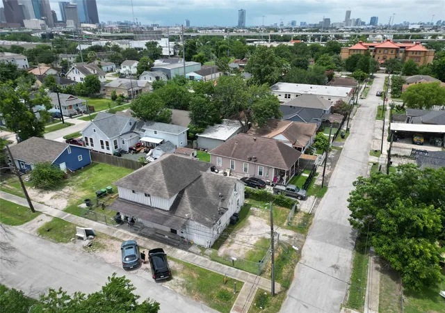 image of 418 Bishop St, Houston, TX 77009 | MLS# 16032979