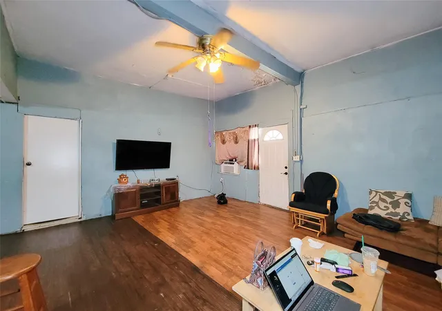 image of 418 Bishop St, Houston, TX 77009 | MLS# 16032979