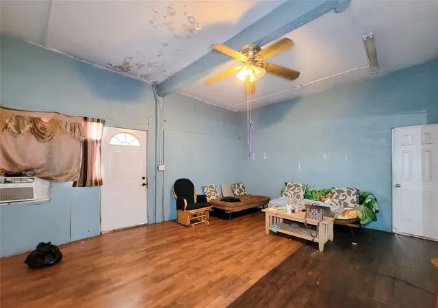 image of 418 Bishop St, Houston, TX 77009 | MLS# 16032979