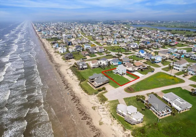 Photo 4 of Sale Pending at 4211 Long Tom Ct, Galveston, TX 77554 | MLS# 72281002 | Listing updated on 2026-09-17