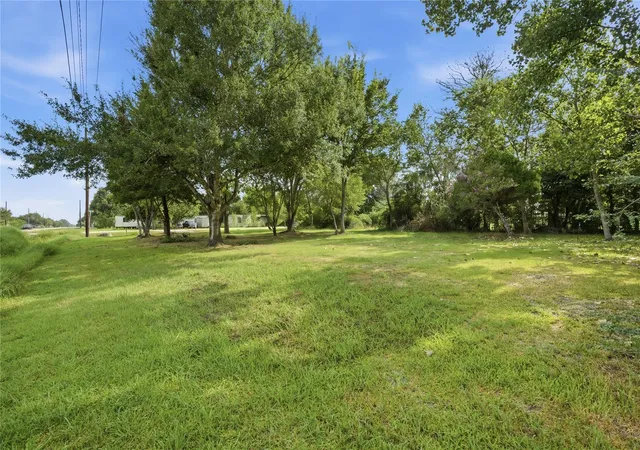 2nd image of 6102 Silver Dr, Pearland, TX 77581 | MLS# 13741321