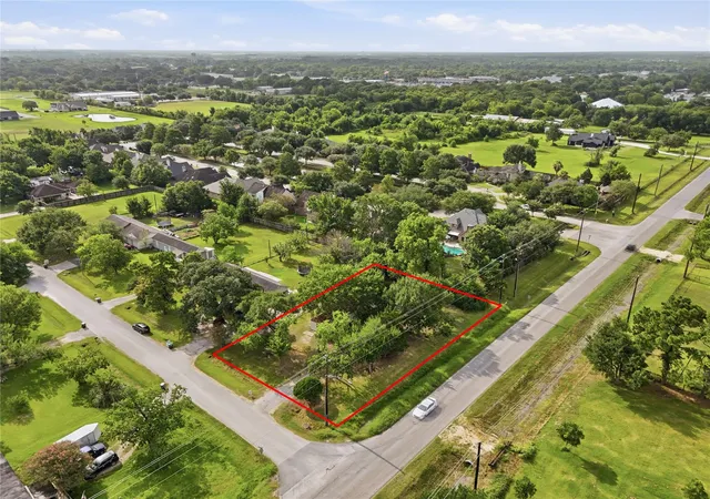 3rd image of 6102 Silver Dr, Pearland, TX 77581 | MLS# 13741321