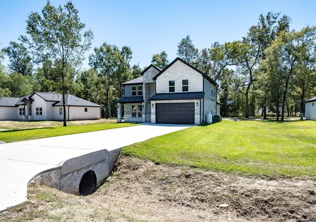 4th image of 816 County Road 6609, Dayton, TX 77535 | MLS# 57609123