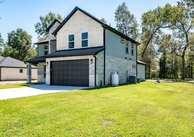 5th image of 816 County Road 6609, Dayton, TX 77535 | MLS# 57609123