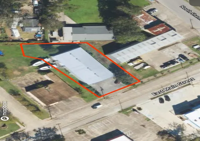 33rd image of 224 E Main Street, Clute, TX 77531 | MLS# 9859177
