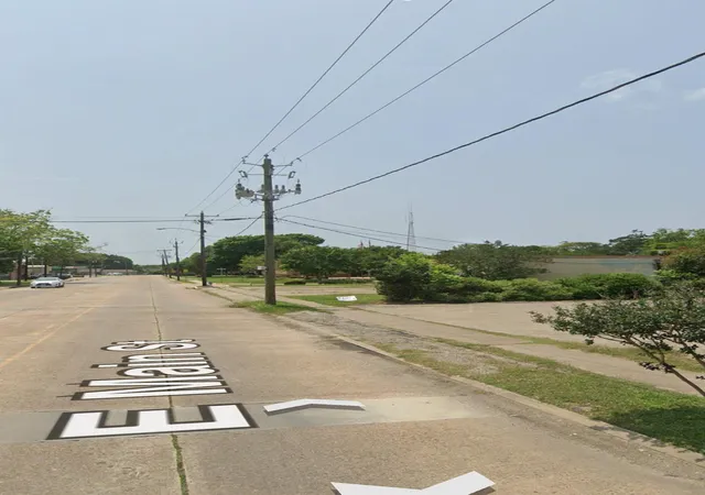 3rd image of 224 E Main Street, Clute, TX 77531 | MLS# 9859177