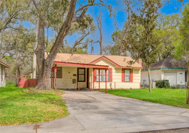 1st image of 215 Cypress St, Lake Jackson, TX 77566 | MLS# 79431832