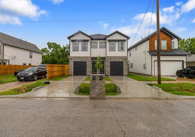 Listing Photo 4 - Condo for sale in building located at 7950 Henson St, Houston, TX 77028 - Unit #A-B