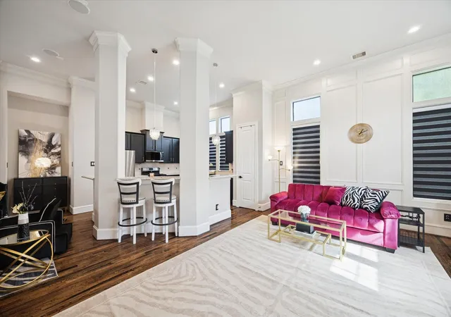 Photo 2 of Single family home for sale at 5820 Darling St, Houston, TX 77007 | MLS# 15477816 | Listing updated on 2026-04-29