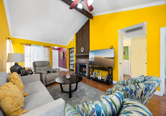 2nd image of 12021 Bob White Dr, Houston, TX 77035 | MLS# 79173755